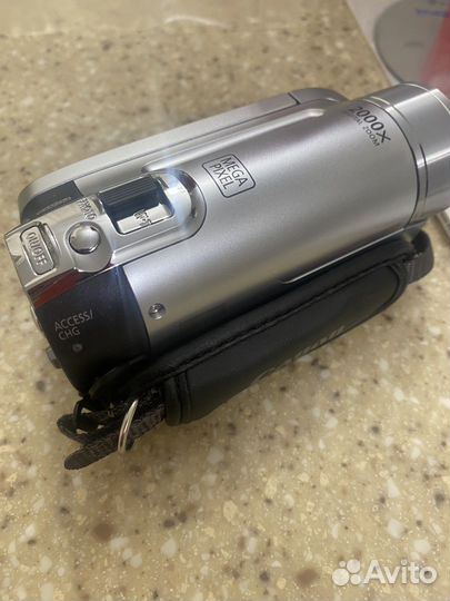 Видеокамера canon FS 100
