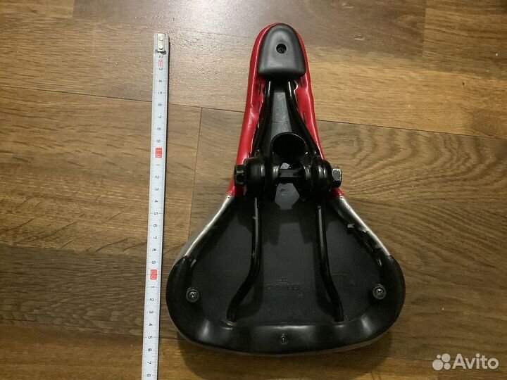 Седло для велосипеда спортивное