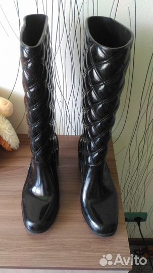 Резиновые сапоги