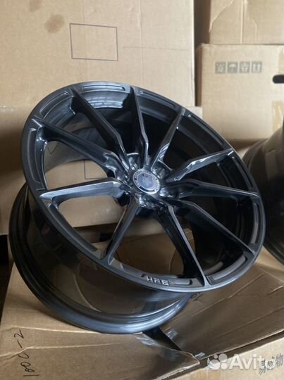 Кованые разноширокие 19” диски HRE