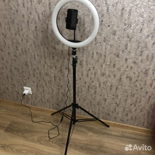 Кольцевая лампа на штативе светильник новый