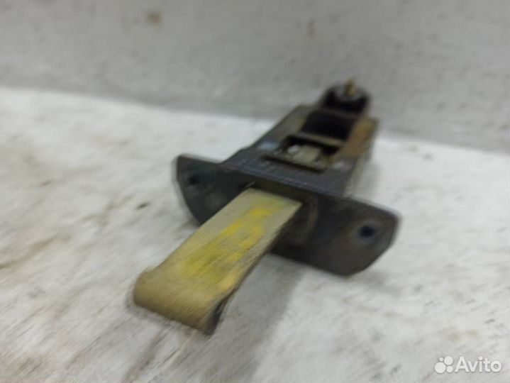 Ограничитель двери