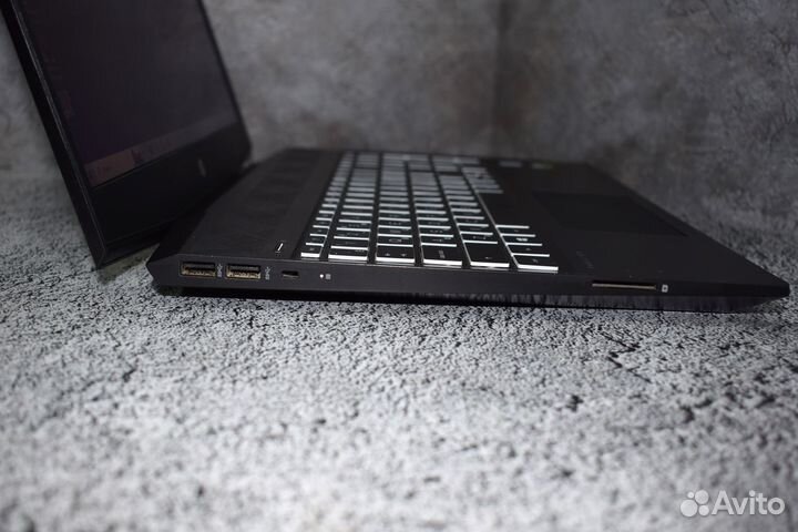 Ноутбук HP на Core i5-8250U/ GTX 1050/ ssd 512 гб