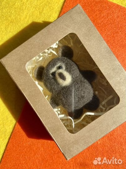 Брошка-медведь из шерсти