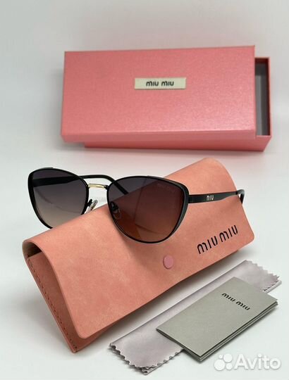 Солнцезащитные очки miu miu