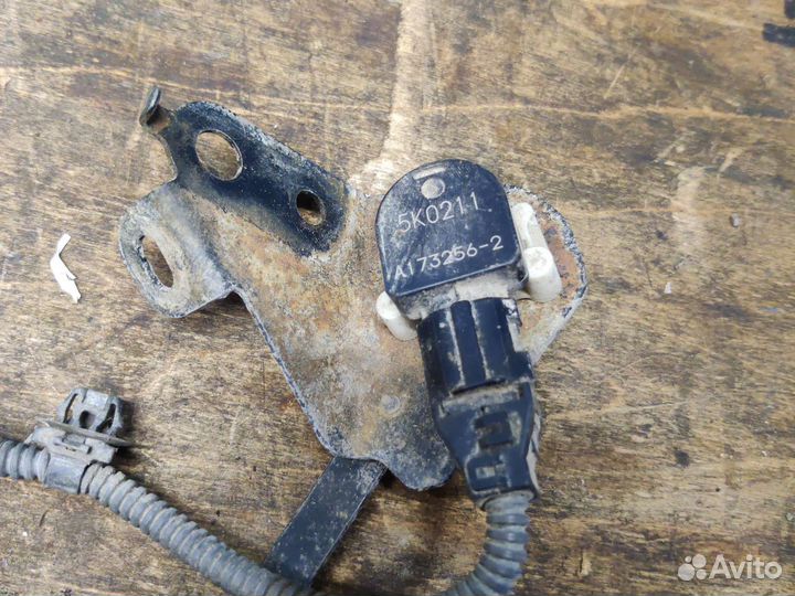 Датчик уровня подвески Toyota LC200 2016г