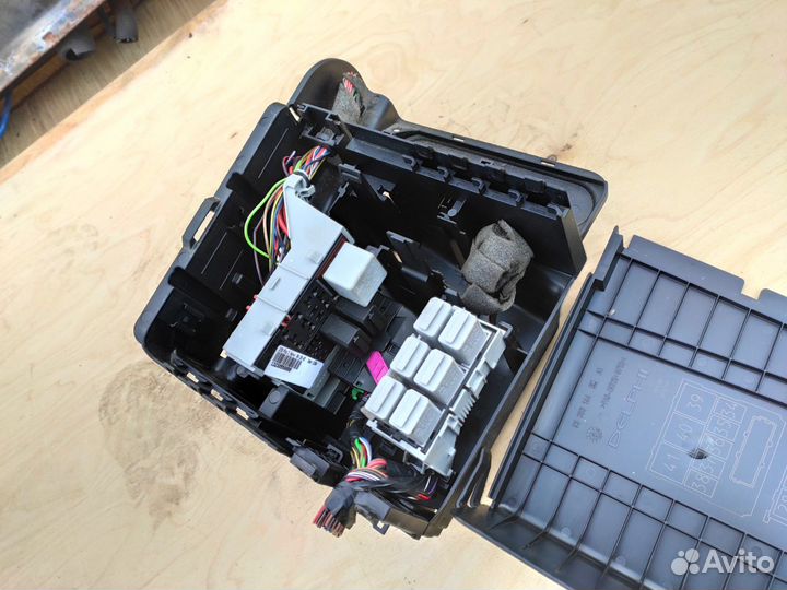 Корпус предохранителей на Опель Мерива А