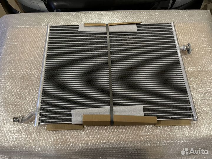 Радиатор низких температур Mercedes W205 W213 X253