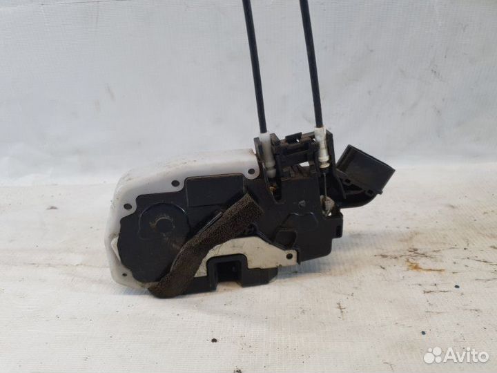 Замок двери передний левый Nissan Almera G15