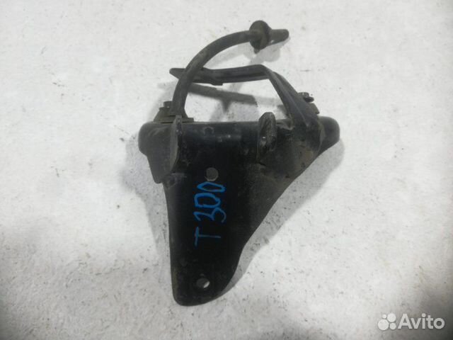 Кронштейн передний Chevrolet Aveo T300 2011-2015