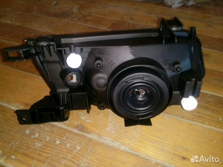 Фары Ниссан Санни 98-04 г.в