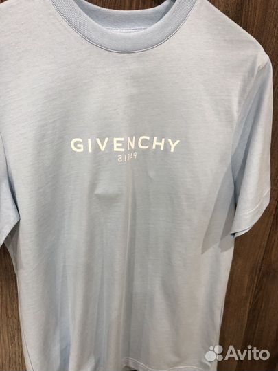 Футболка givenchy