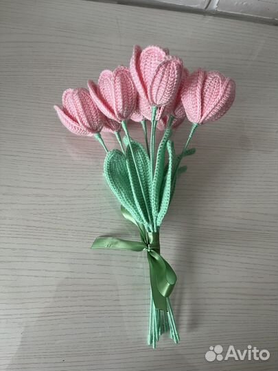 Вязаный букет тюльпанов