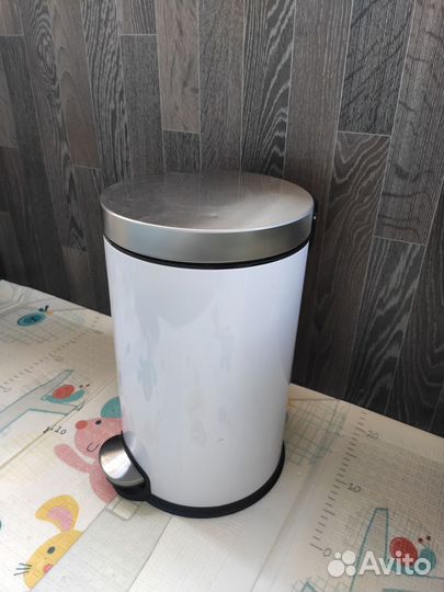 Мусорное ведро с педалью