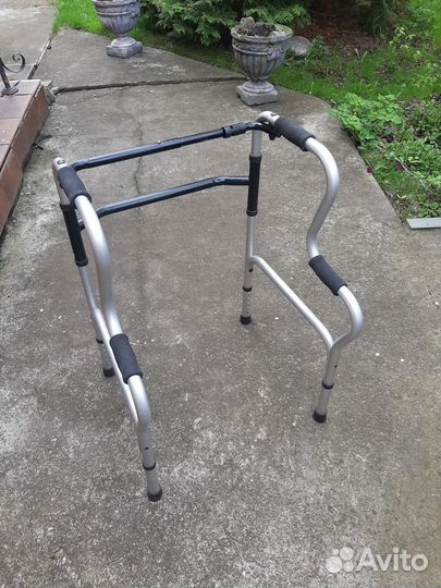 Ходунки для взрослых инвалидов