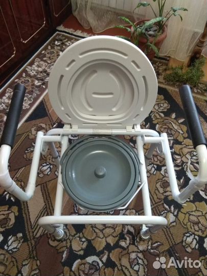 Кресло-туалет для инвалидов