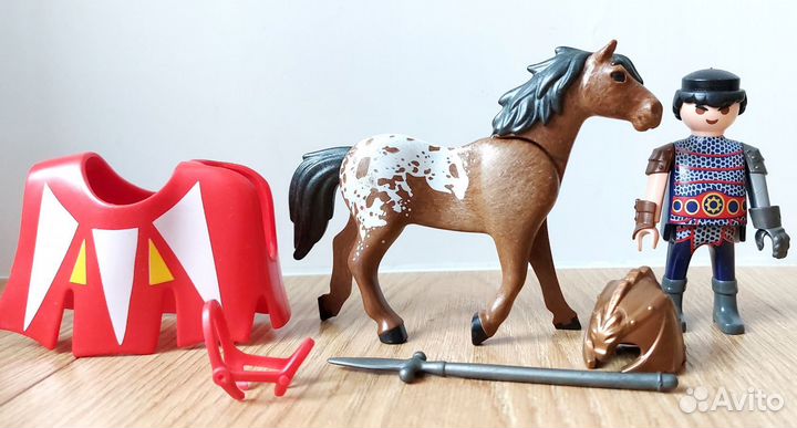 Playmobil Рыцарь со снаряжением и конь