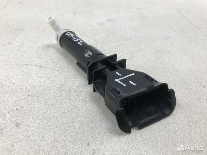 Форсунка омывателя фары левая Mitsubishi Pajero 4