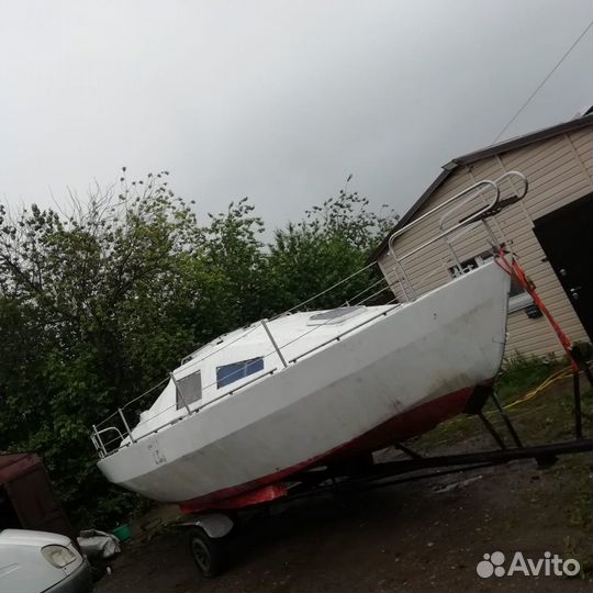 Яхта 