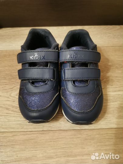 Кроссовки для девочки