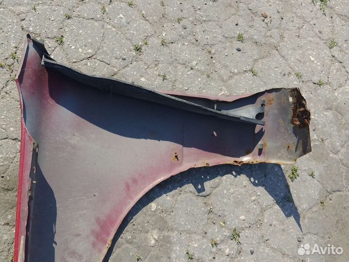Крыло переднее правое Mazda 626
