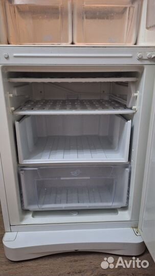 Холодильник indesit