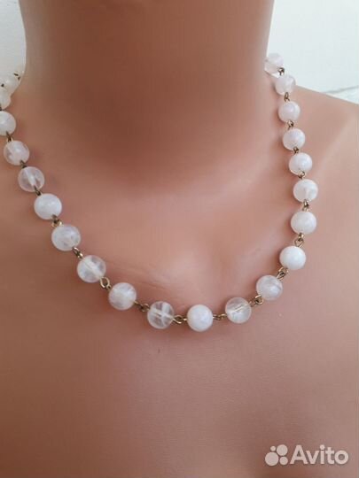 Лот бус в белых тонах