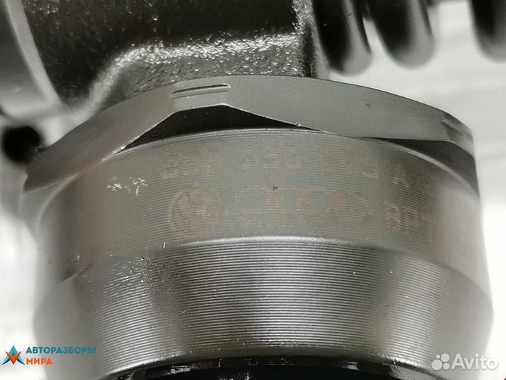 Форсунка Volkswagen Golf 4 2002 038130073AG