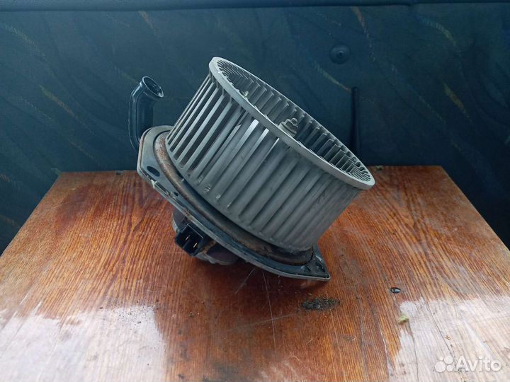 Моторчик отопителя Mazda Xedos 6