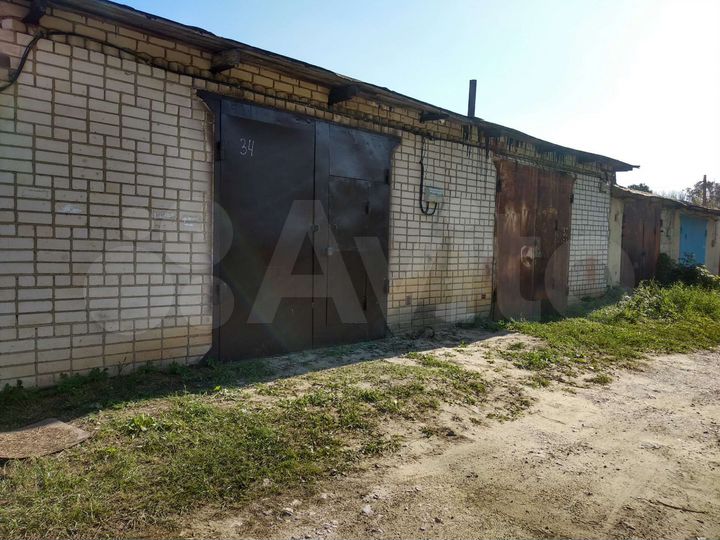 Гараж, > 30 м²