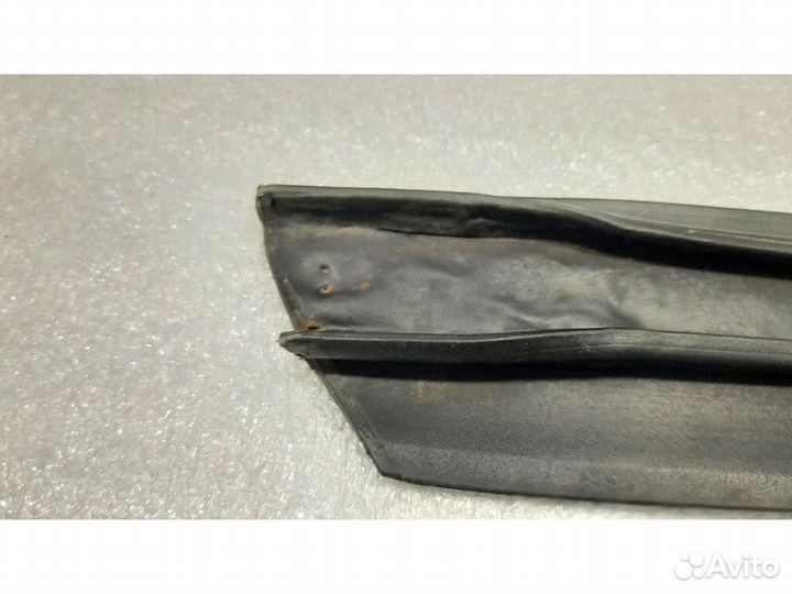 Молдинг двери audi 100 C4 задний левый нижний