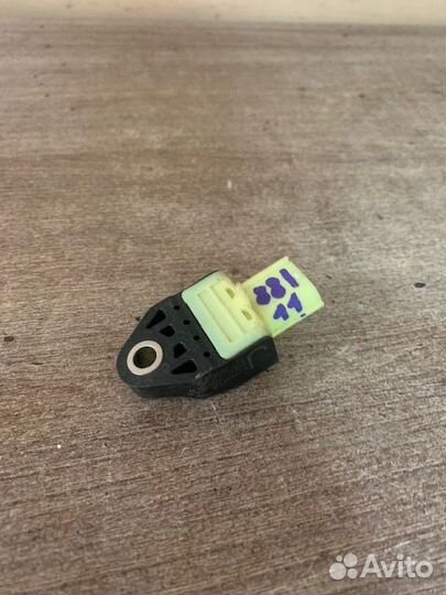 Датчик удара Toyota,Lexus 8983128020