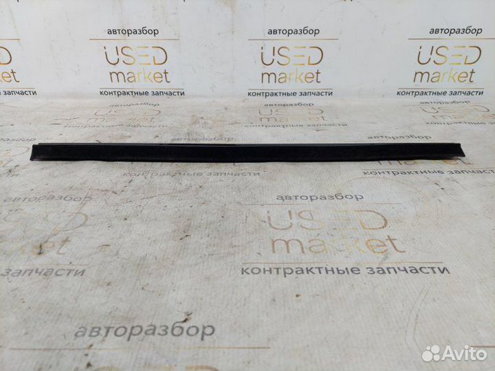 Уплотнитель стекла двери задний левый Ford Focus