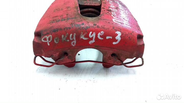 Суппорт передний правый Ford Focus 3