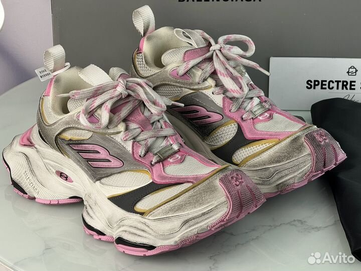 Balenciaga Cargo Sneaker Worn-Out - Pink