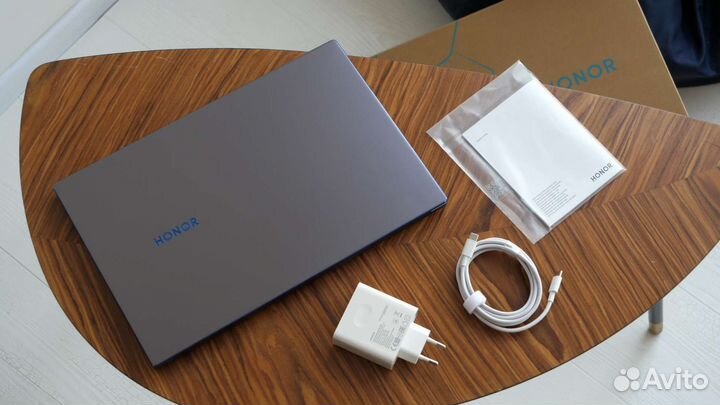 Honor MagicBook 15 (R5/Vega 7/16GB/512GB)