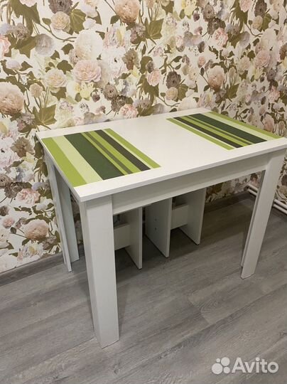 Кухонный стол