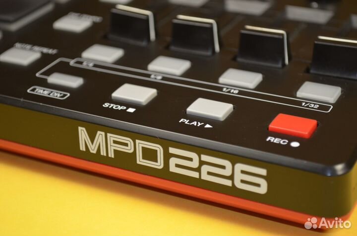 Midi-контроллер Akai MPD226