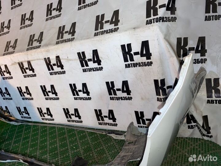 Бампер передний Toyota Camry