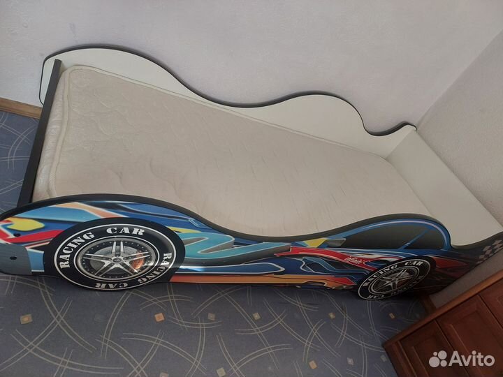 Детская кровать машина бу с матрасом