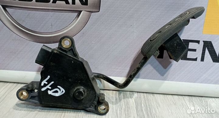 Педаль газа Nissan note E11