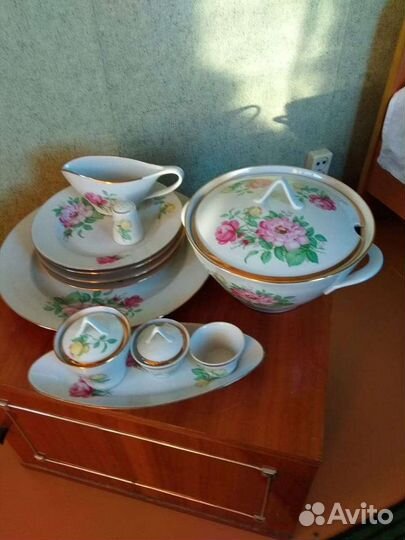 Столовый сервиз новый