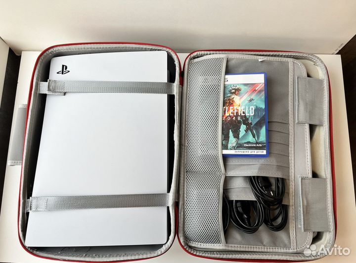 Сумка-кейс черного цвета для PlayStation 5