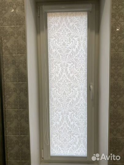 Рулонные шторы в коричневом коробе N4390