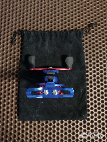 Зимняя катушка higashi hм-55 Blue/Red