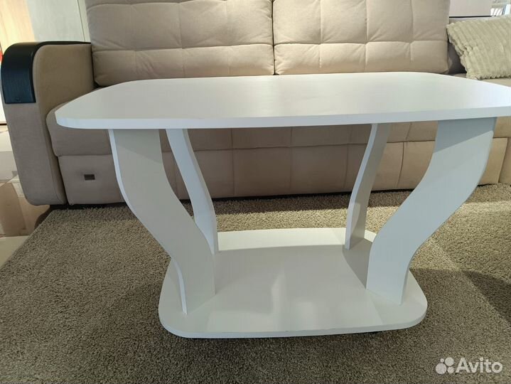 Журнальный столик