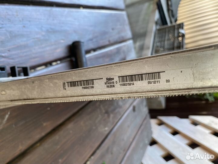 Радиатор охлаждения двигателя Peugeot 508 2013