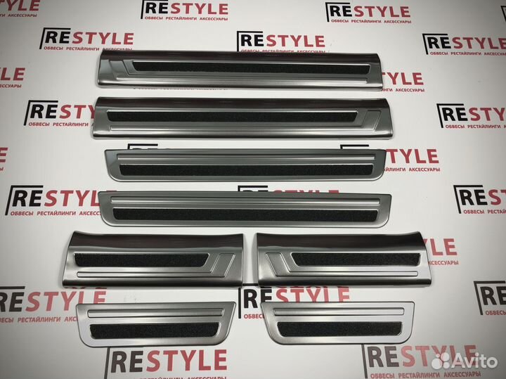 Накладки на пороги Toyota Rav4