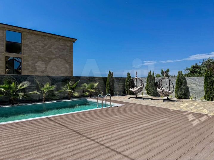 Дом 238 м² на участке 6,2 сот.