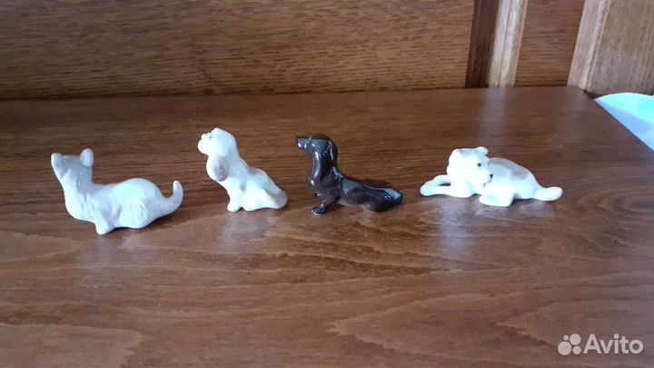 Миниатюрные статуэтки собаки